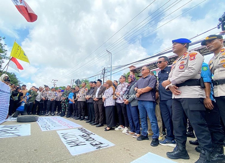 DPRD Kukar Temui Langsung Massa Unjuk Rasa, Pastikan Aspirasi Mahasiswa Ditindaklanjuti
