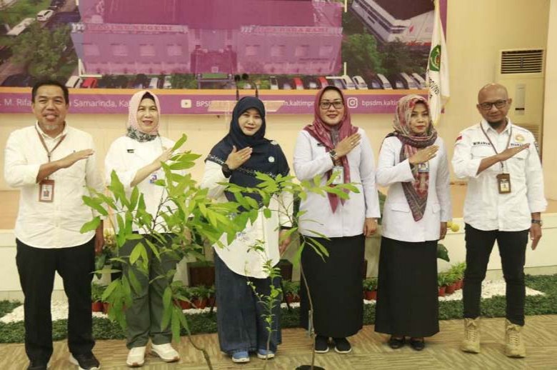 Erny Makmur Hadiri Penanaman 1.000 Pohon Bersama Ibu Negara