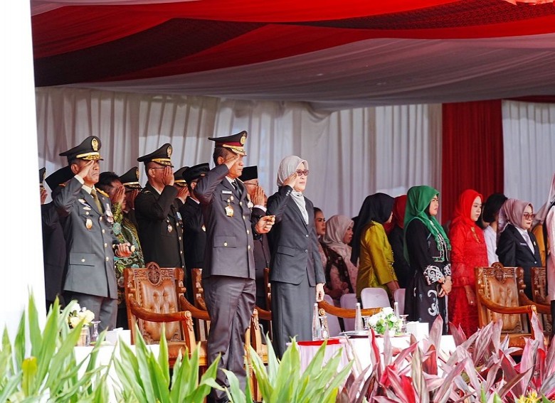Hadiri HUT Ke 79 TNI 2024, Sekda Sri: TNI Maju Bersama Rakyat
