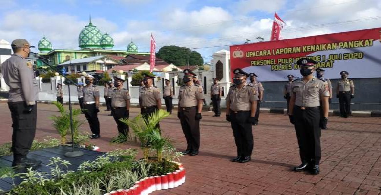 28 Personel Polres Kubar Naik Pangkat