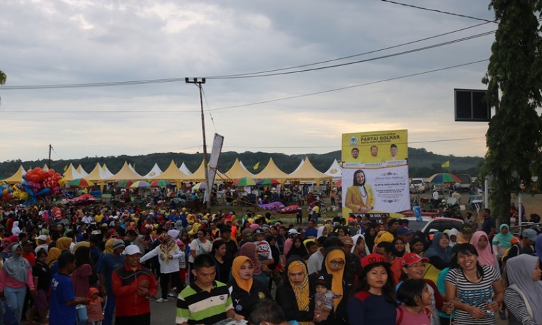 Lautan Manusia Meriahkan Jalan Santai Pelantikan Pengurus Golkar Kukar