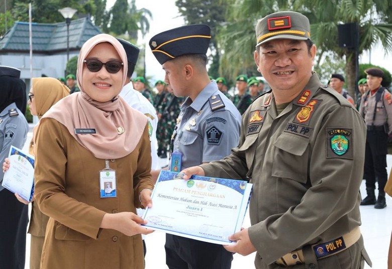 Pimpin Upacara Peringatan Hari Bela Negara Ke-75, Sekda Sri: Bela Negara Kewajiban Setiap Warga