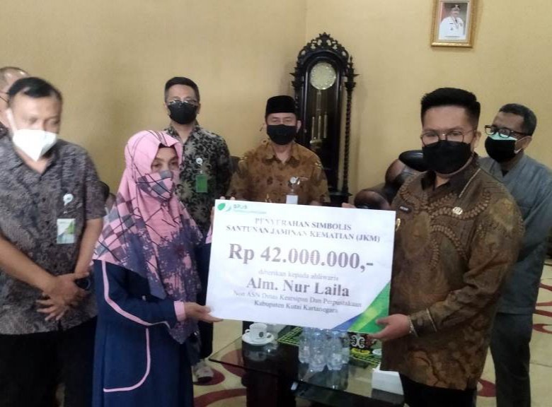 Pemkab Salurkan Santunan BPJS Ketenagakarjaan Senilai Rp 1 Milliar