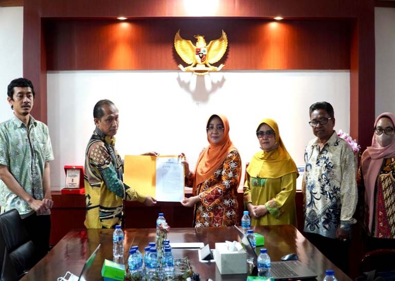 Perjuangkan Calon PPPK Guru, Bupati Sri Juniarsih Kunjungi Kemendikbud
