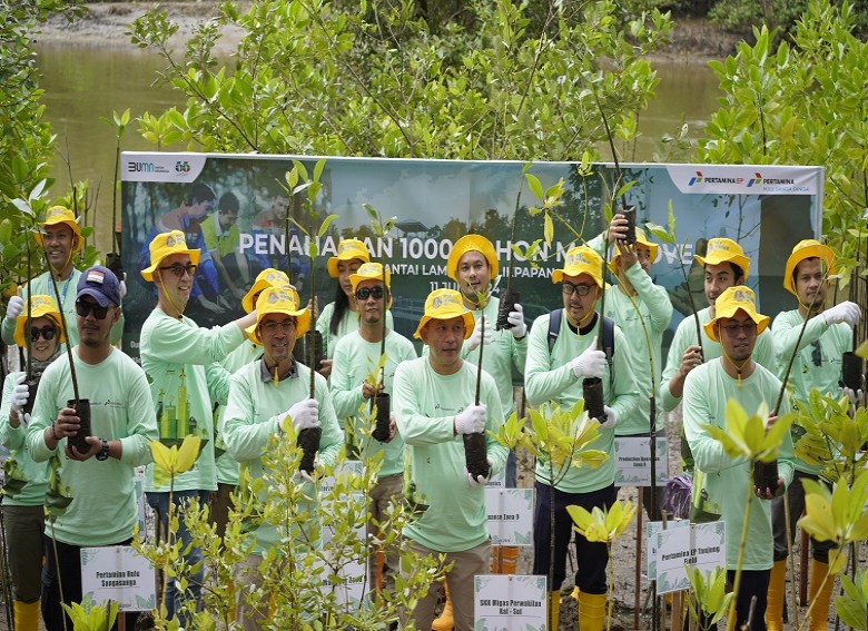 Peringati Hari Lingkungan Hidup Sedunia, Grup PHI Tanam 1.200 Bibit Mangrove di Wilayah Kaltim