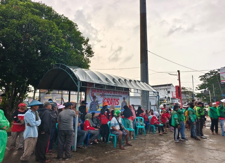 Pererat Silaturahmi Ramadan, Polres Kukar Ajak Ojol dan Petugas Kebersihan Buka Puasa Bersama