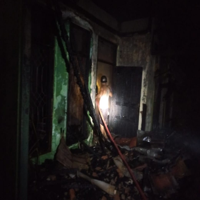 Kebakaran Landa Rumah Warga Jalan Danau Lipan Tenggarong