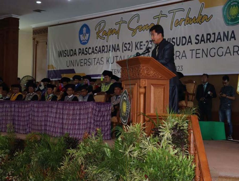 251 Mahasiswa Unikarta Diwisuda