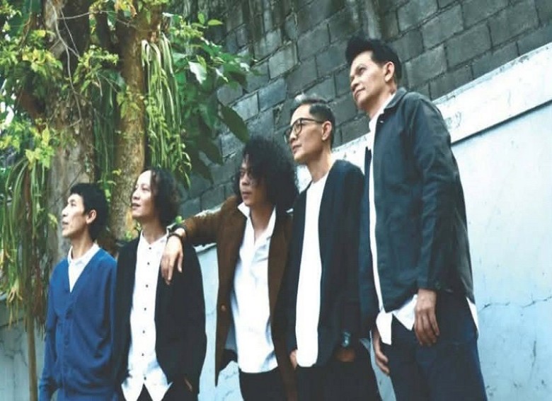 Setelah Kolaborasi di “Fana”, Roni Budiman Resmi Bergabung dengan Aftersunset