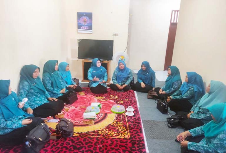 Ketua TP PKK Berau Himbau Sinergi Program di Pulau Derawan dan Maratua