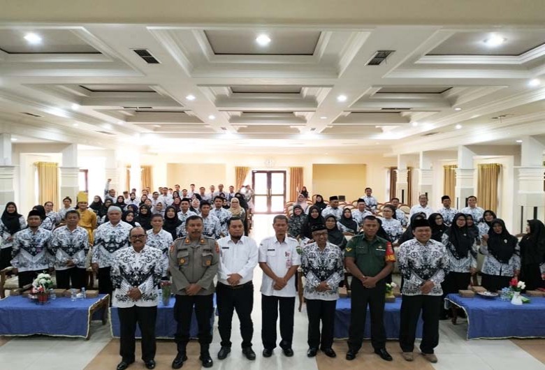 Memperingati HUT ke-78 PGRI, Jaka Siswanto Resmi Tutup Kegiatan PORSENI Guru