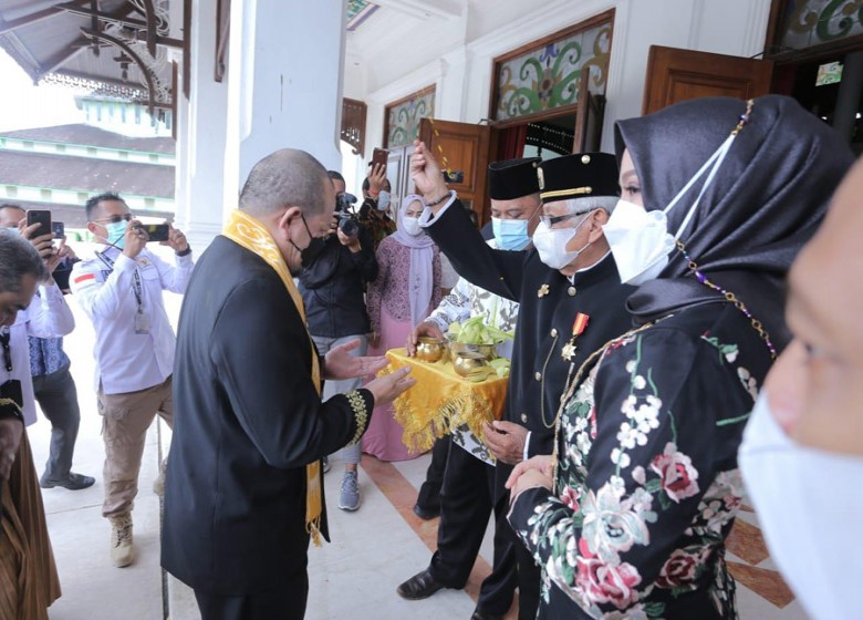 Ketua DPD RI Kunjungi Kedaton Kukar