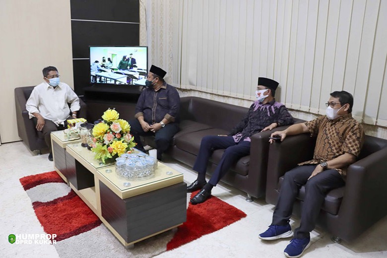 Ketua DPRD Kukar Abdul Rasyid Kunjungi Kejari, Hari Bhakti Adhyaksa ke-61