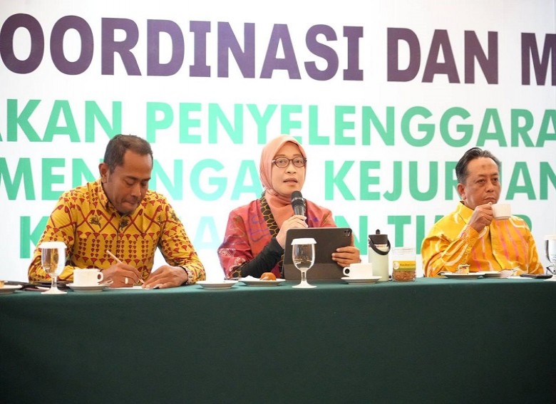 Sekda Sri Buka Rakor dan Monev Kebijakan Penyelenggaraan SMK