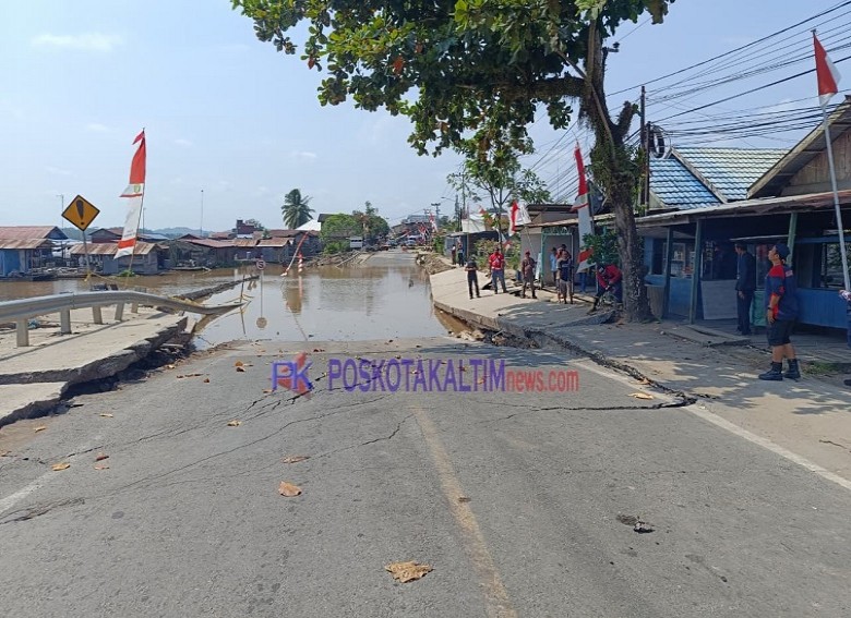 Jalan Yos Sudarso Ambles hingga 3 Meter, Akses Tenggarong-Loa Janan Kini Putus Total