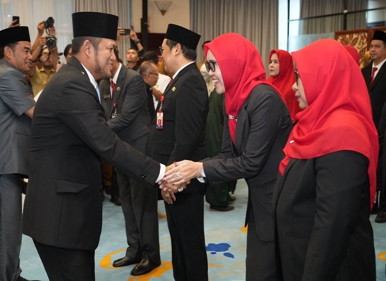 Gubernur Rudy Lantik 49 Pejabat, Tekankan Integritas dan Kinerja