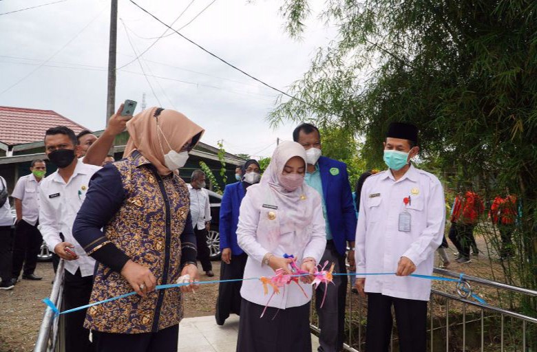 Bupati Sri Juniarsih Resmikan Green House Stiper, Dukung peningkatan SDM Pertanian