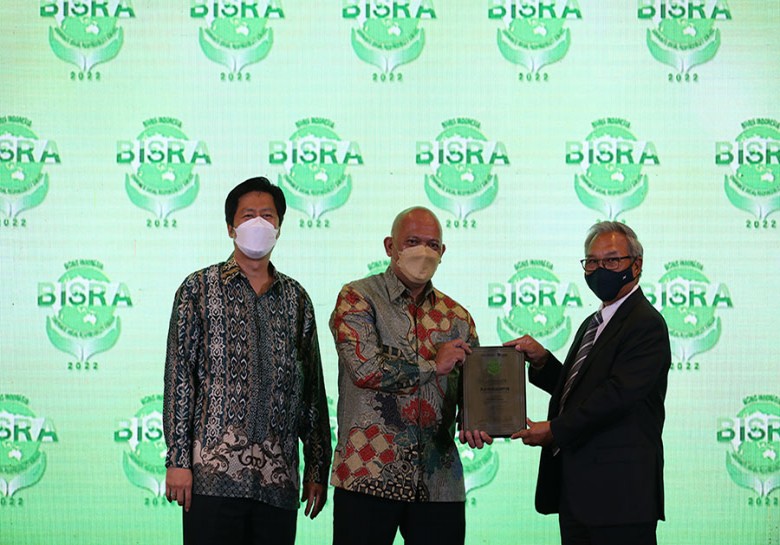 Komitmen Jalankan Program Pemberdayaan Masyarakat, Berau Coal Diganjar Dua Penghargaan BISRA 2022