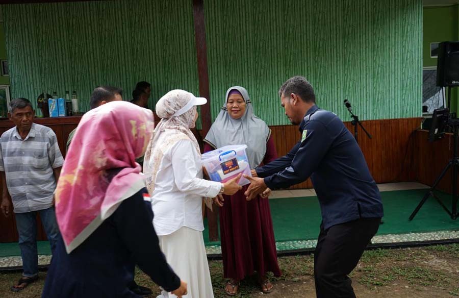 Bupati Sri Juniarsih Hadiri Buritkang Berbagi