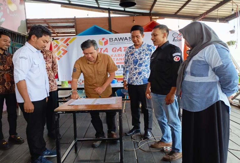 Gelar Media Ghatering : Bawaslu dan PWI Kukar MoU Kawal Tahapan Pemilu 2024
