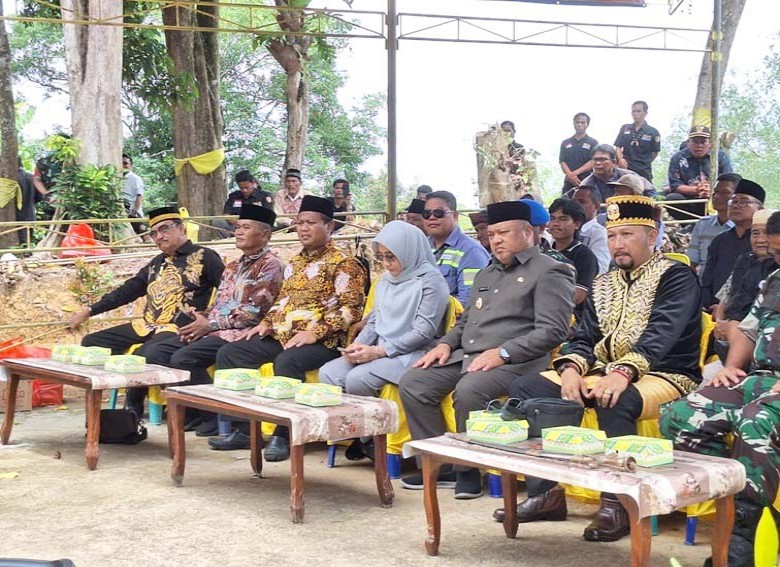 Bupati Berau Ziarah Makam Raja Pertama, Ajak Warga Teladani Semangat Perjuangan