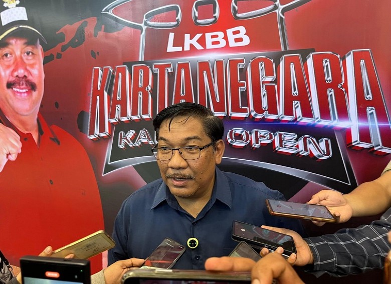 Dispora Kukar Maksimalkan Anggaran untuk Perawatan Stadion Aji Imbut