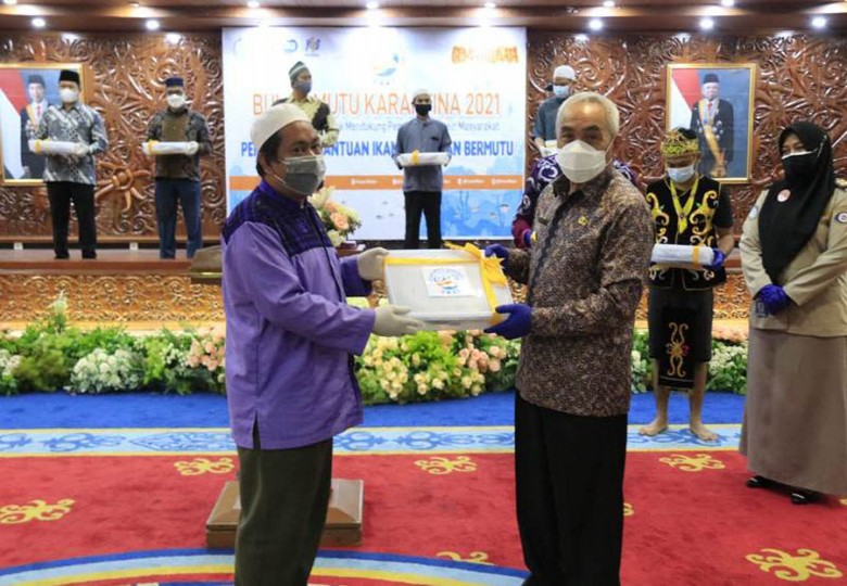 Peringatan BMK 2021, Gubernur Apresiasi Bantuan Ikan yang Dibagikan untuk Warga