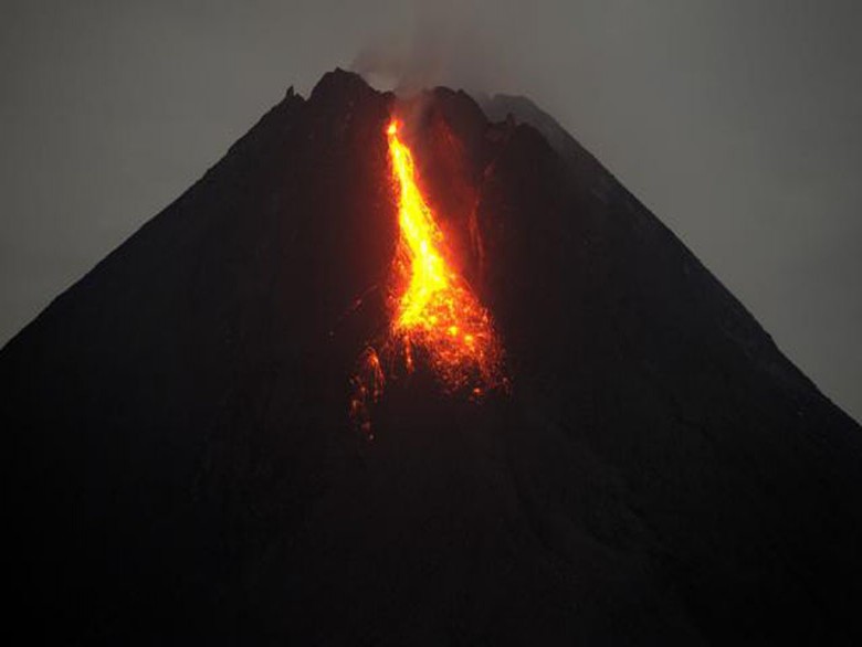 Gunung Merapi Memuntahkan 36 Kali Lava Pijar
