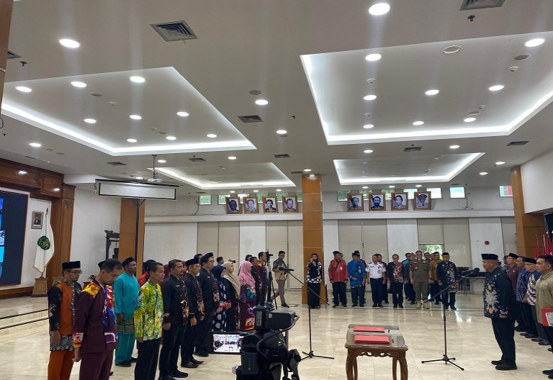 Lantik 32 Pejabat, Bupati Kukar Instruksikan Seluruh Kegiatan Fisik Segera Dilaksankan