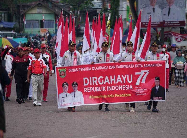 Ribuan Masyarakat Saksikan Pawai Pembangunan HUT RI, Gubernur : Rayakan Kemerdekaan Jangan Lupa Jaga Prokes