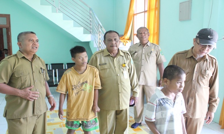 Kadinsos Kunjungi Asrama SLB Tenggarong