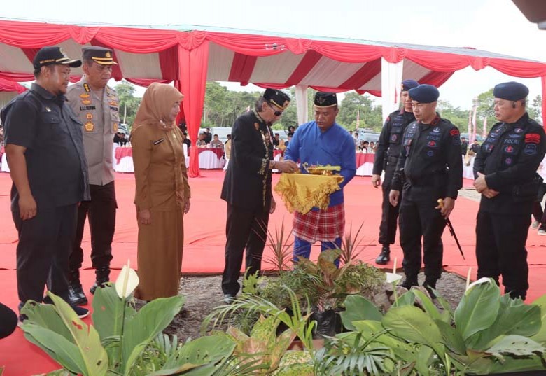 Ketua DPRD Abdul Rasid Ikut Peletakan Batu Pembangunan Mako Pasukan Pelopor ll Korps Brimob Polri