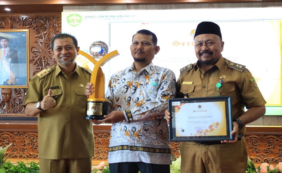 Serahkan Penghargaan SAN, SAM dan Proklim Nasional,Wagub: Terus Jaga Lingkungan Agar Tetap Lestari