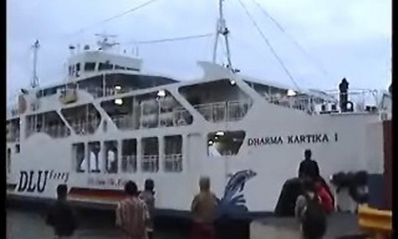 KMP Dharma Kartika Kandas di Teluk Bone, 95 Penumpang Berhasil Dievakuasi