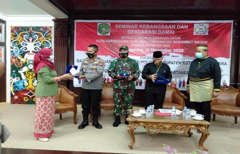 Kesbangpol-Forum Pembauran Kukar Gelar Seminar Kebangsaan dan Deklarasi Damai