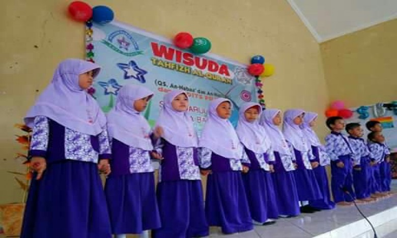 SDIT Darul Ihsan Kota Bangun Wisuda Tahfizh Al Quran