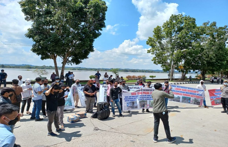 AMMK Gelar Aksi Demo, Minta Polres Kukar Fasilitasi Mediasi dengan Perusahaan