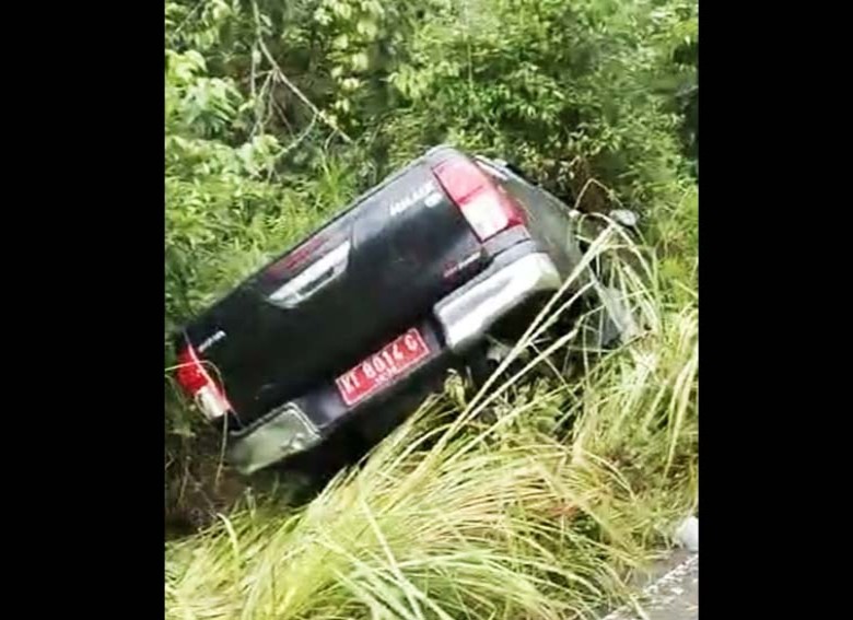Mobil Rombongan Dispusip Berau Kecelakaan, Lima Penumpang Mengalami Luka-luka dan Patah Tulang