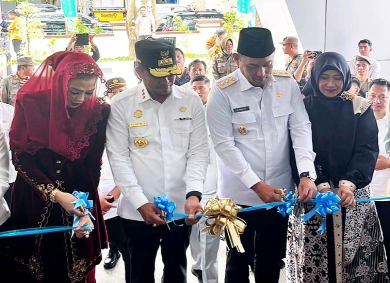 Gubernur H Rudy Mas'ud Resmikan Kantor Samsat UPTD Bapenda Berau