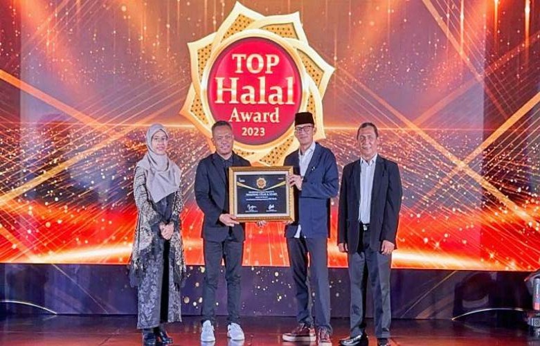 Waroeng Steak & Shake Raih Penghargaan TOP Halal Award 2023