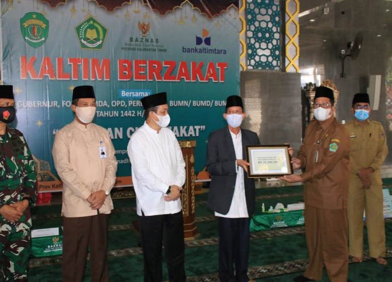 Wagub Buka Kaltim Berzakat 1442 Hijriah, Membayar Zakat Kewajiban Umat Islam