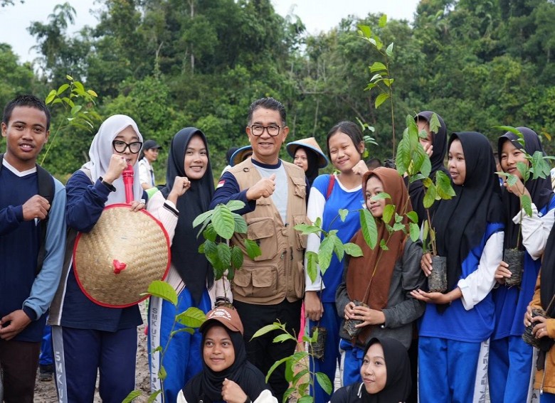 Pj Gubernur Tanam Bibit Endemik Kaltim