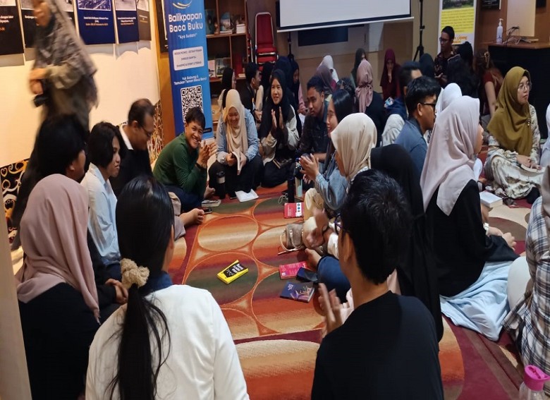 Perpustakaan Balikpapan Buka sampai Malam, 200 Warga Manfaatkan Night At Library