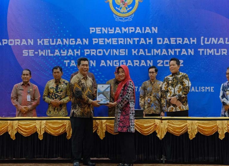Bupati Berau Serahkan LKPD 2022 ke BPK RI