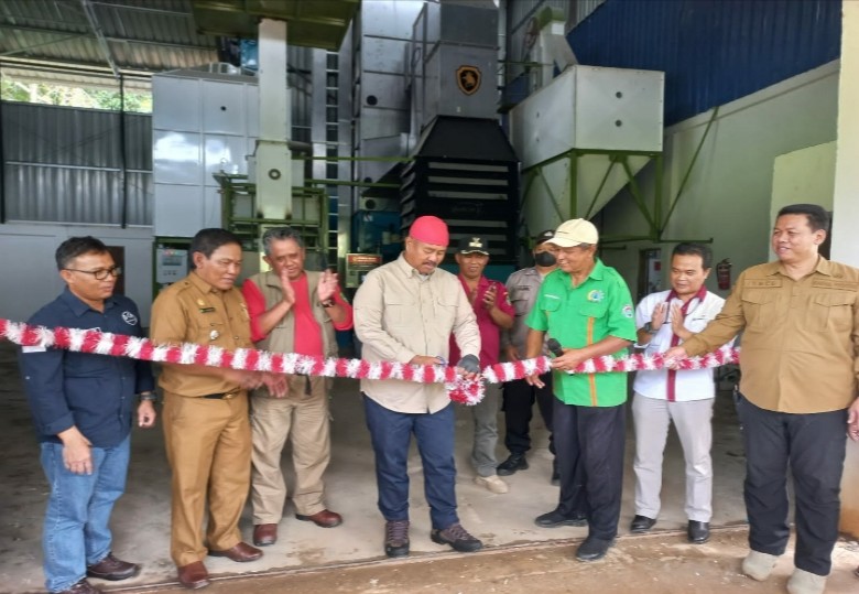 Bupati Edi Resmikan Gedung dan Vertical Drayer