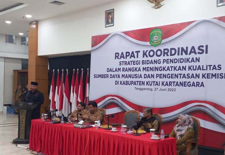 Tingkatkan SDM Berkualitas dan Pengentasan Kemiskinan, Bupati: Disdikbud Harus Miliki Rencana Strategis