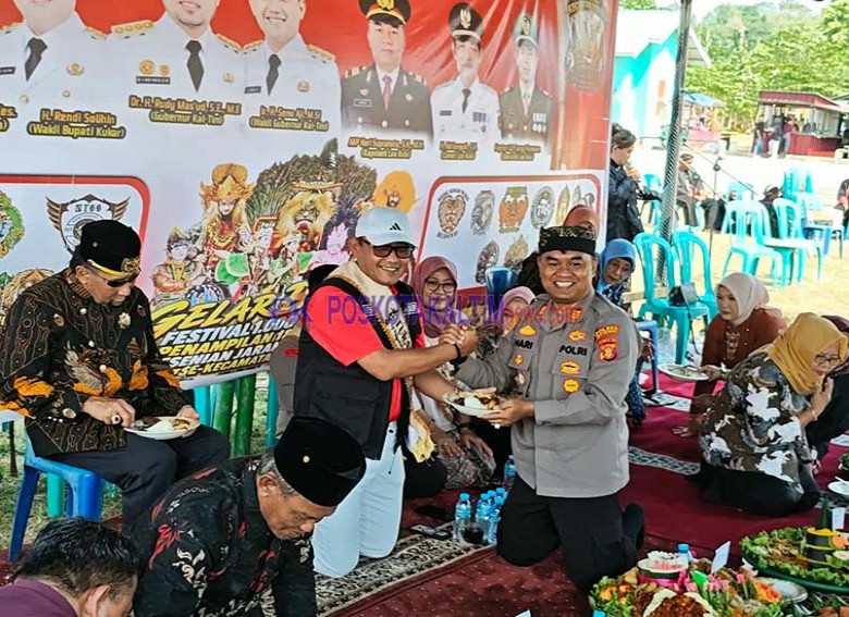 Festival Seribu Tumpeng Satukan 18 Paguyuban di Loa Kulu, Kabupaten Kukar