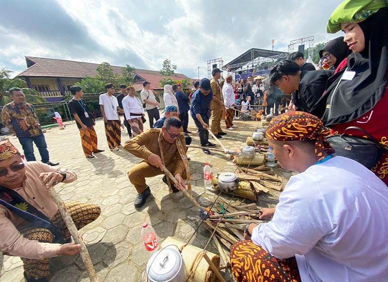 Dispar Kukar Apresiasi Festival Nasi Bekepor ke VI, Dorong Peran Mahasiswa dan Pelajar dalam Pelestarian Budaya