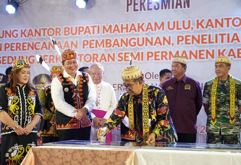 Resmikan Kantor Bupati Mahakam Ulu, Pj Gubernur: Perlu Sinergisitas dan Kolaborasi Membangun Daerah
