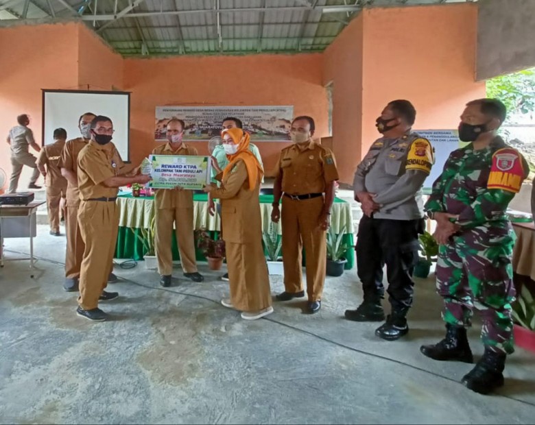 Empat Desa di Kabupaten Paser Terima Reward KTPA
